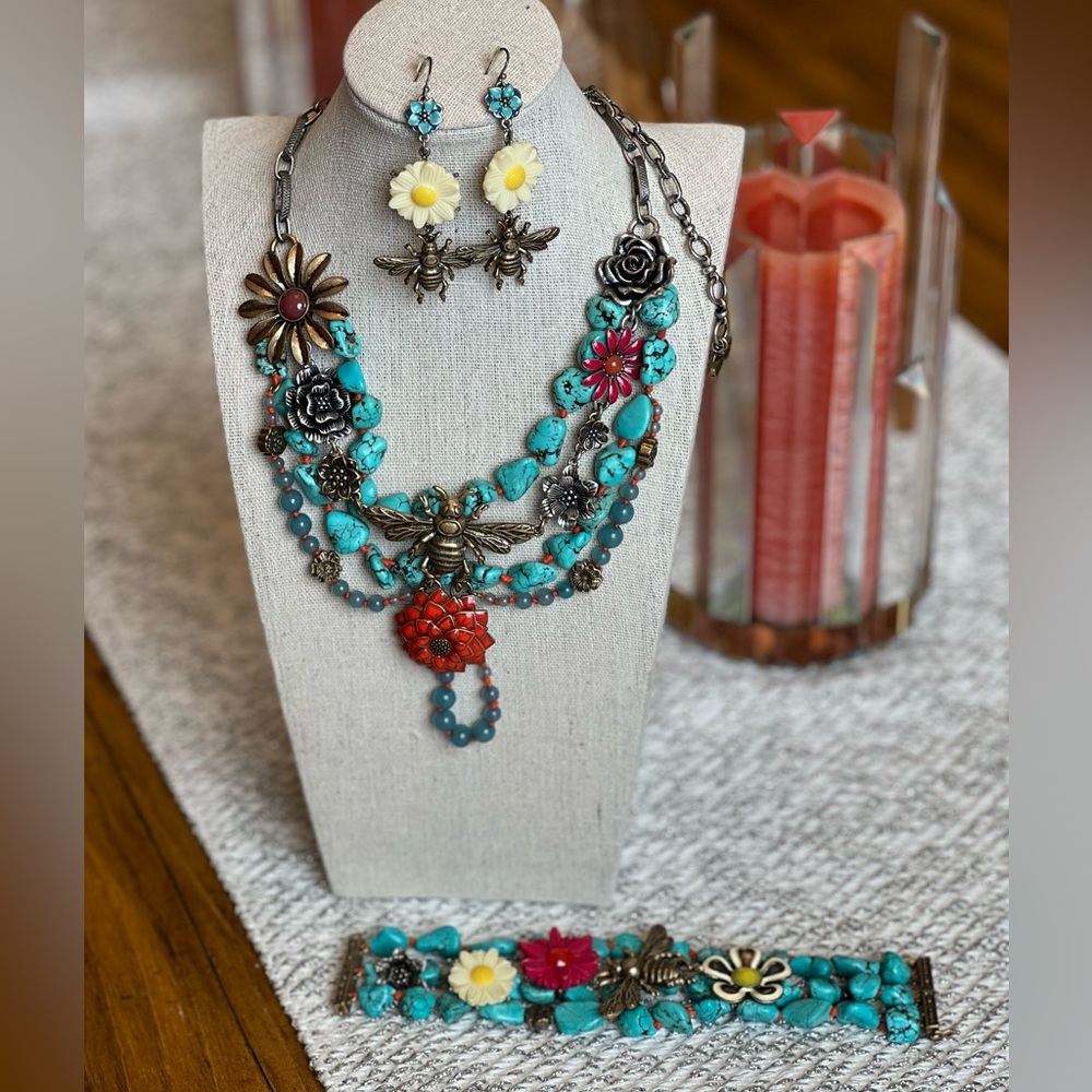 Lucky Brand set; Necklace, Earrings, Bracelet with bee, daisy 🌼, turquoise 🩵